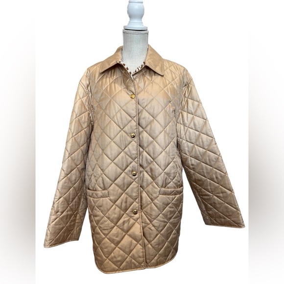 Salvatore Ferragamo Light Weight Gold Quilted Puffer Jacket - Picture 5 of 10